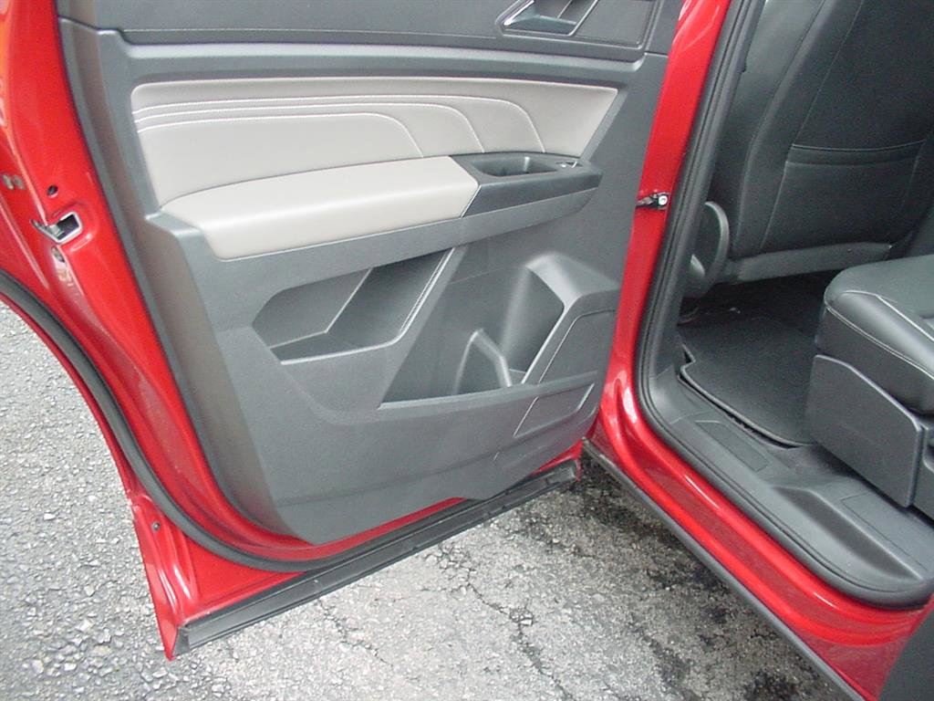 Used 2021 Volkswagen Atlas SEL R-Line image 42