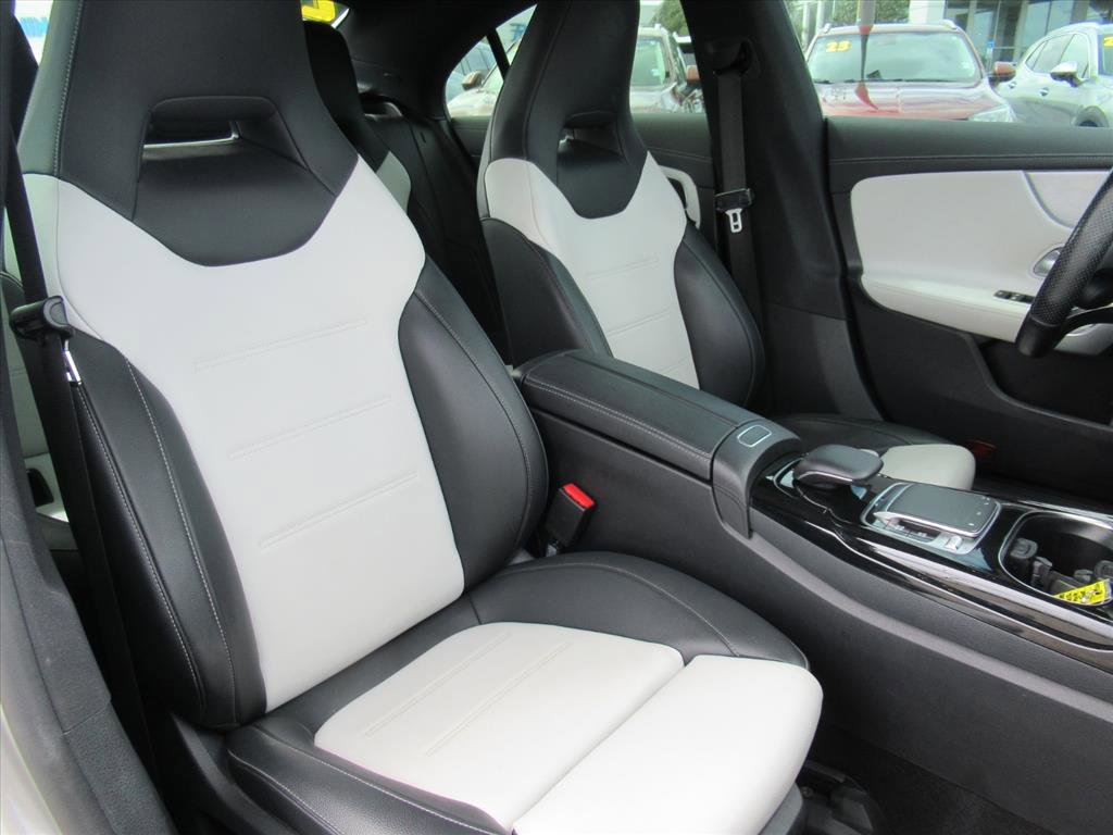 Used 2020 Mercedes-Benz CLA 35 AMG 4MATIC image 9