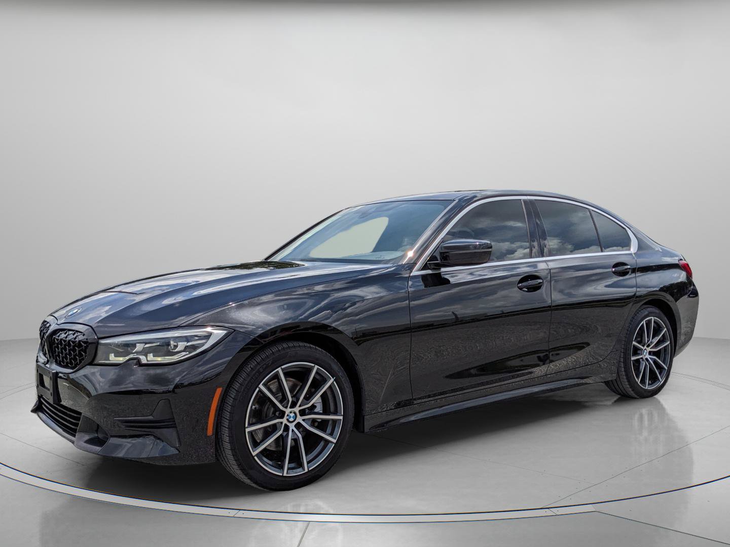 Used 2019 BMW 330i Sedan w/ Convenience Package RWD image 2