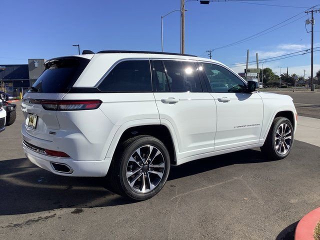 New 2025 Jeep Grand Cherokee Overland w/ Luxury Tech Group IV image 31