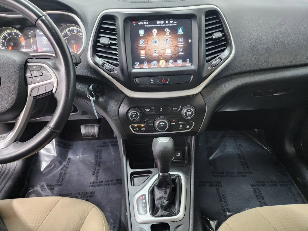 Used 2016 Jeep Cherokee Latitude w/ Safety/Convenience Group FWD image 17