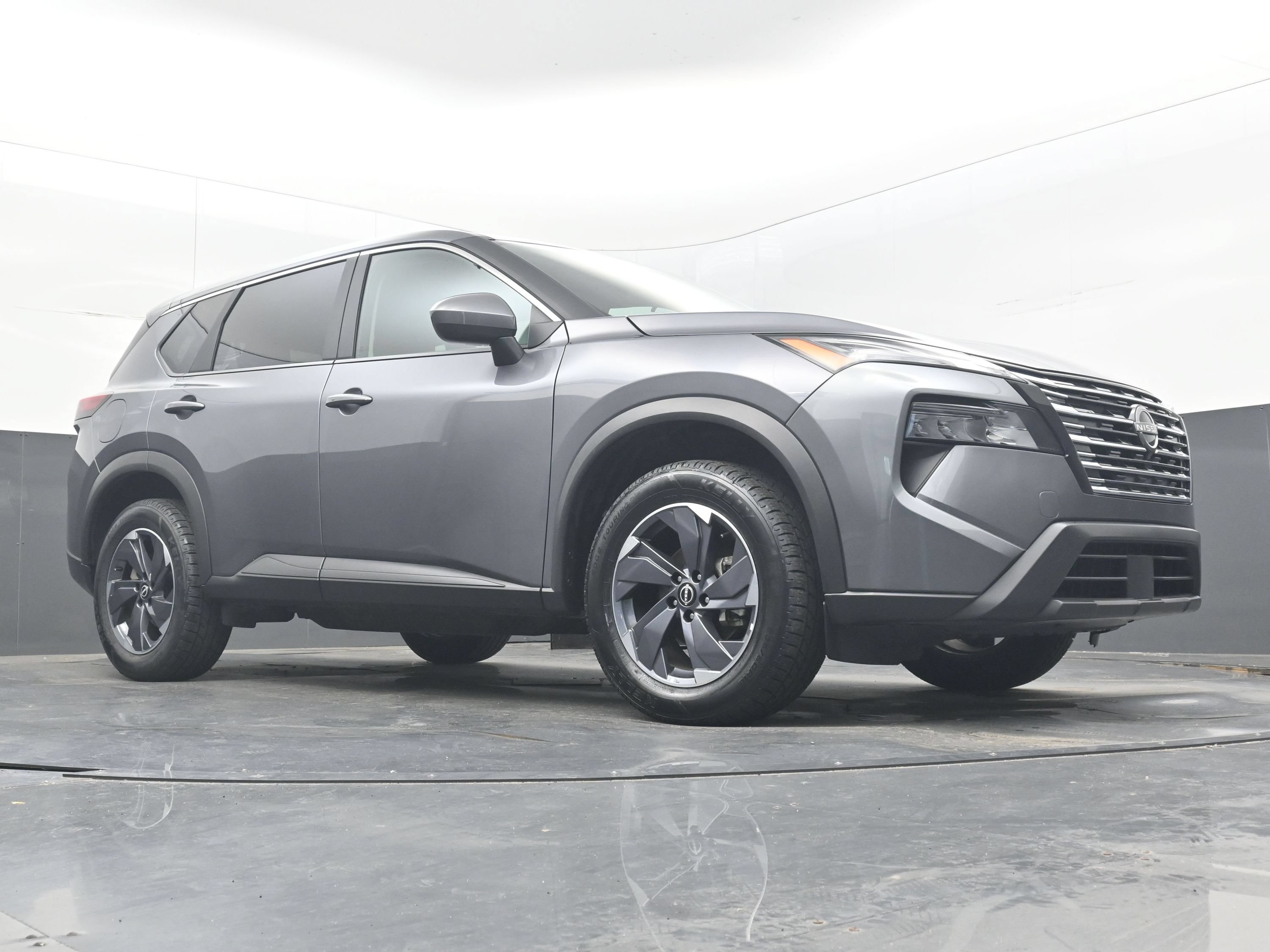 Used 2025 Nissan Rogue SV FWD image 20