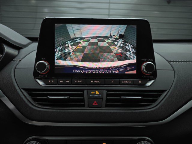 Used 2022 Nissan Altima 2.5 SV w/ SV Premium Package FWD image 27