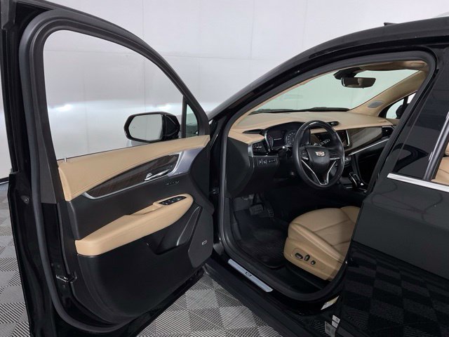 Certified 2025 Cadillac XT6 Premium Luxury w/ Platinum Package AWD/4WD image 24