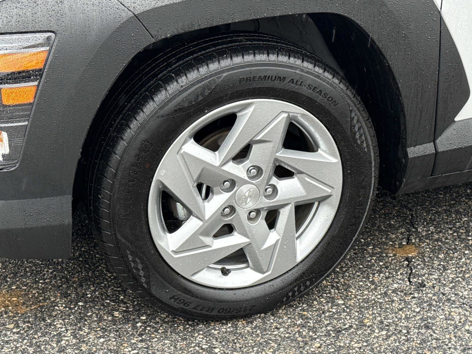 Certified 2024 Hyundai Kona SE image 29