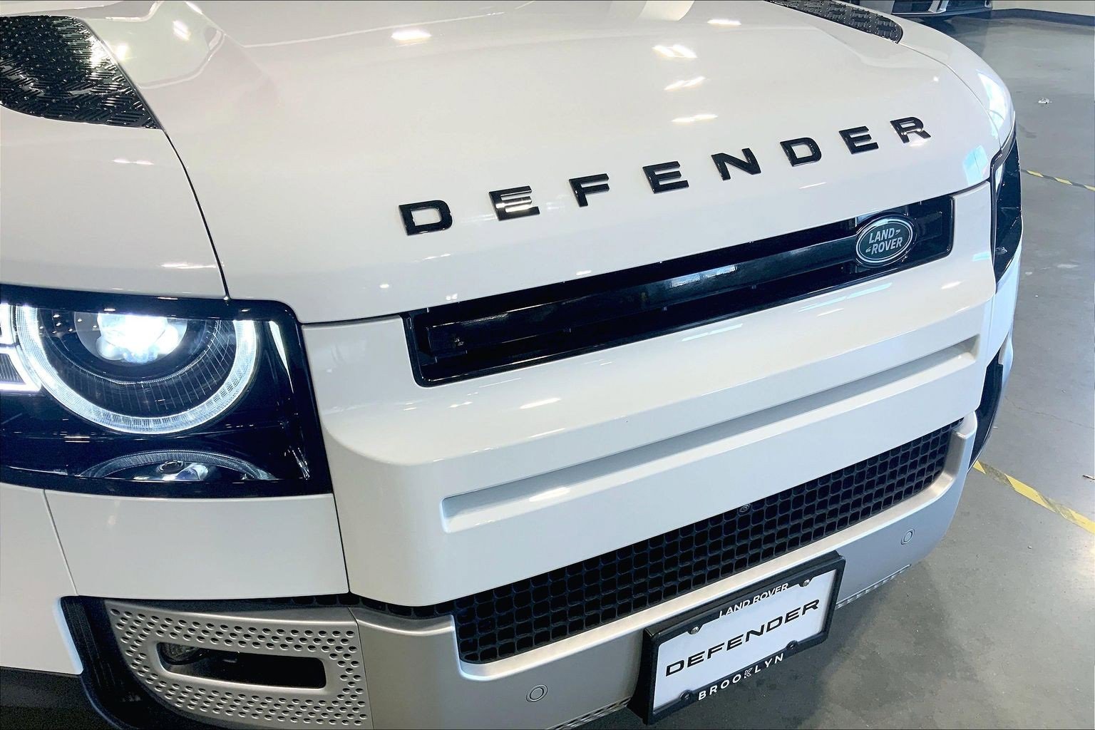 Used 2025 Land Rover Defender 130 S image 30