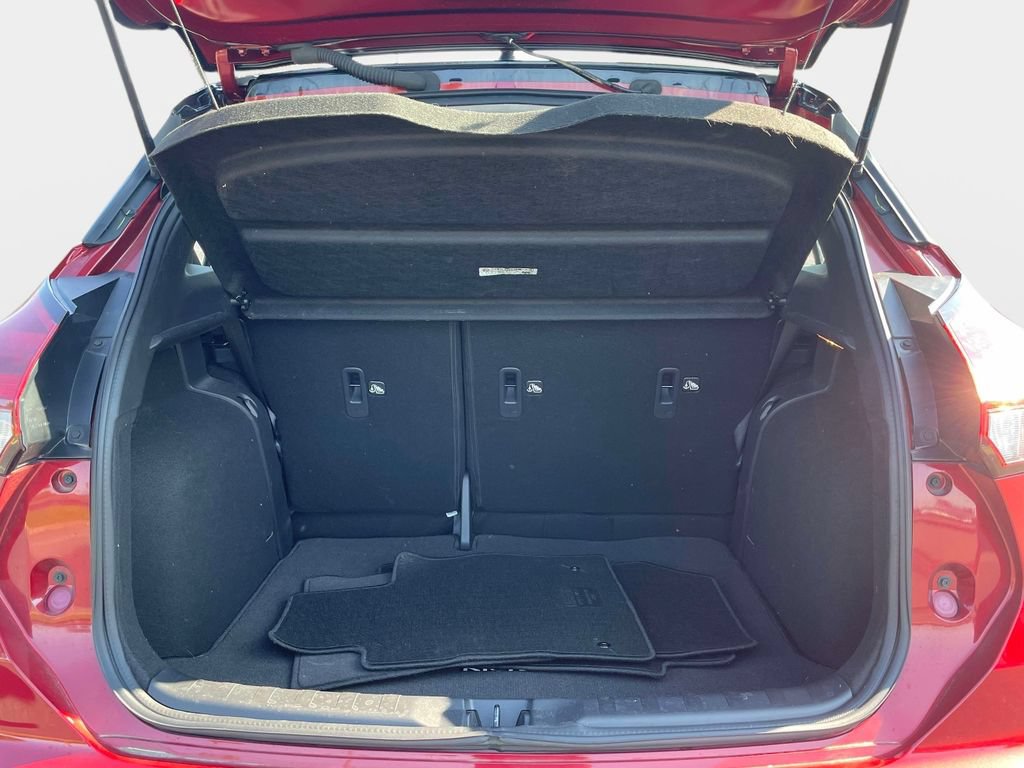Used 2023 Nissan Kicks SR w/ SR Premium Package FWD image 10