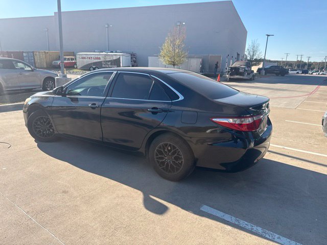 Used 2017 Toyota Camry LE FWD image 5