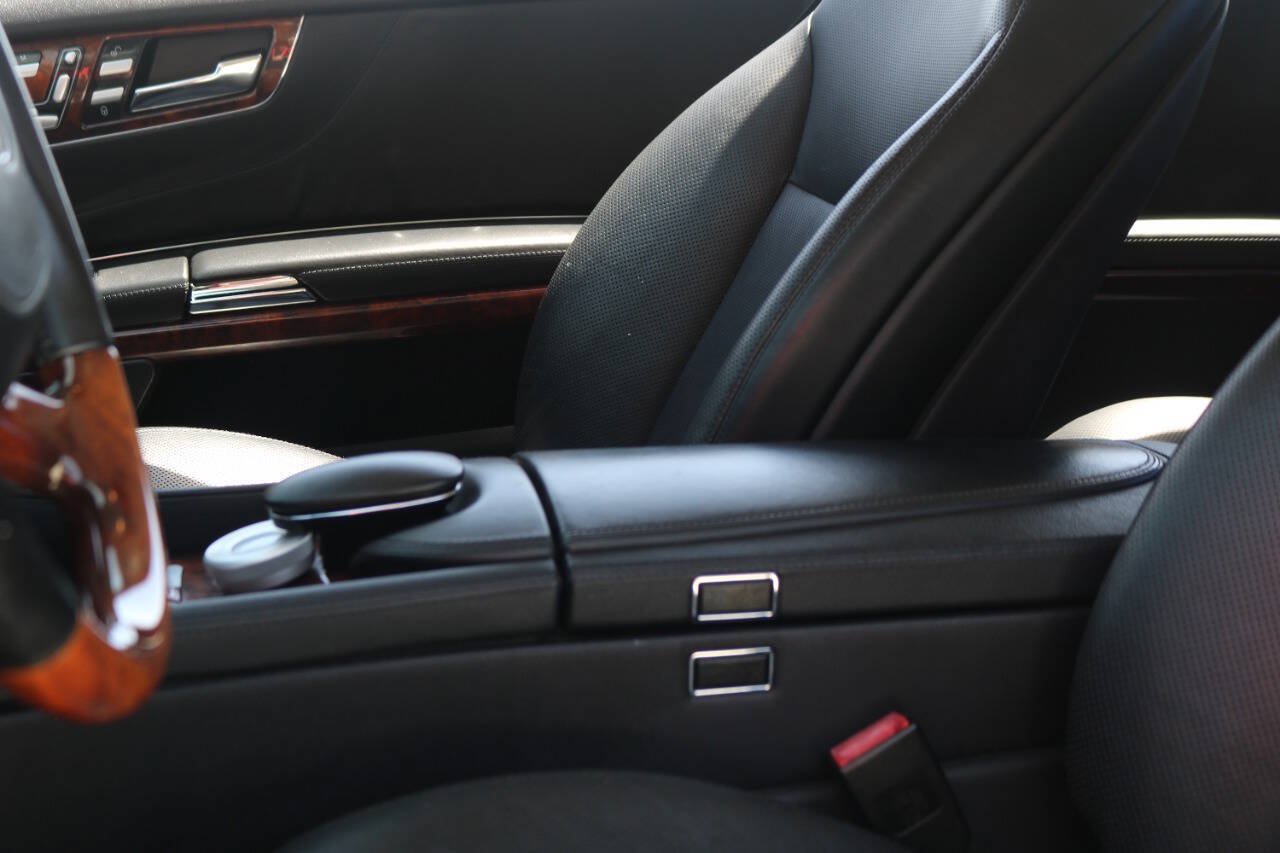 Used 2010 Mercedes-Benz CL 550 4MATIC image 23