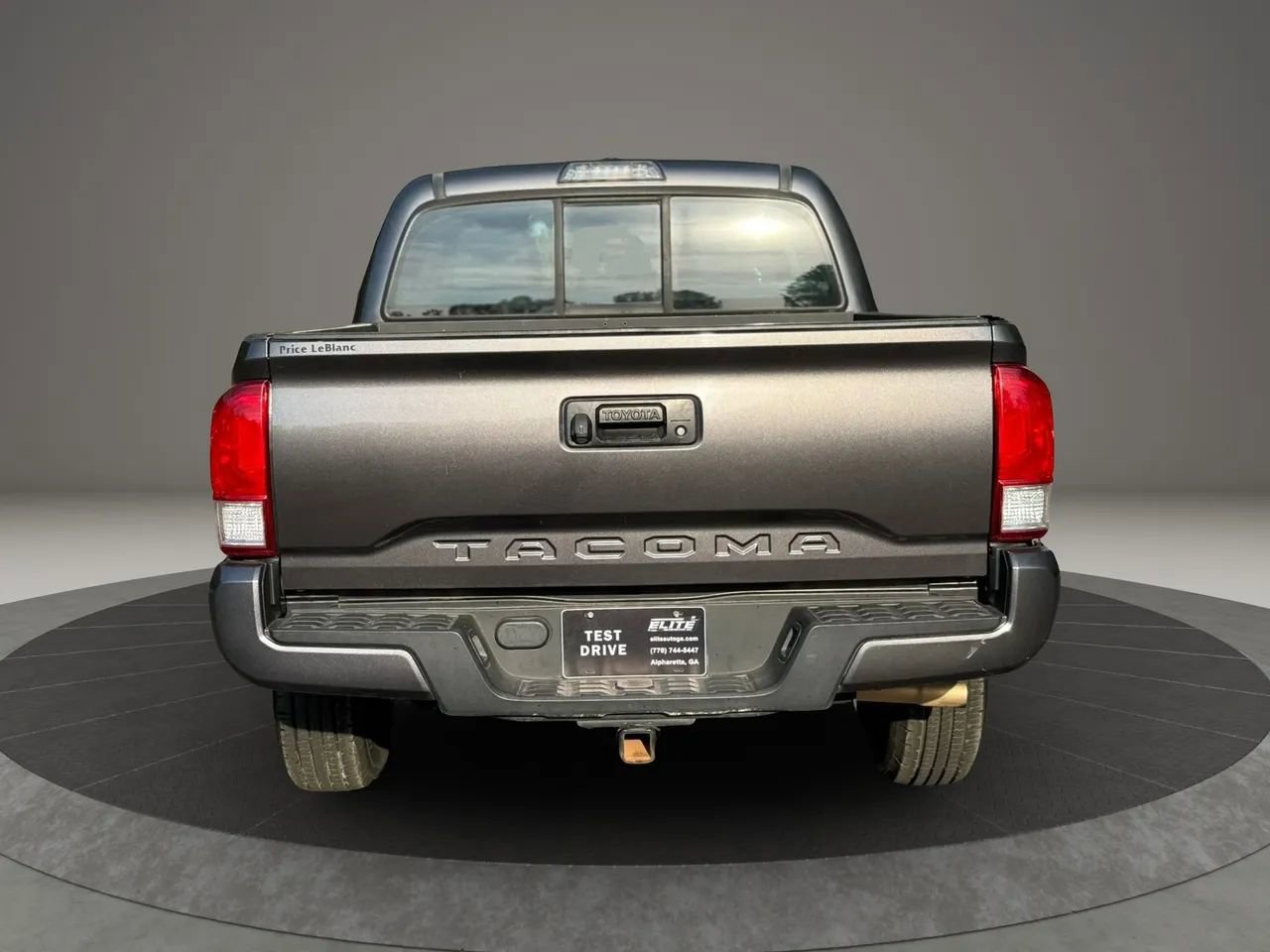 Used 2016 Toyota Tacoma SR w/ SR Convenience Package RWD image 5