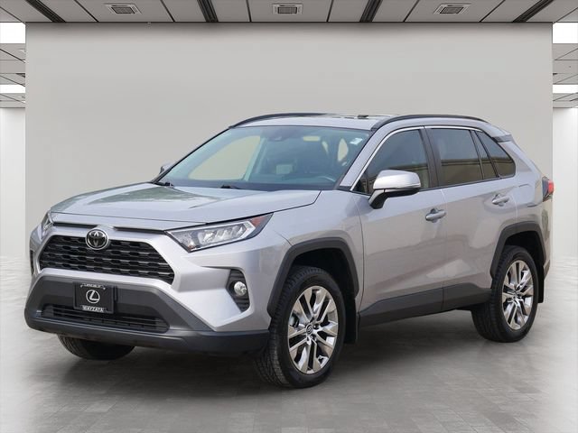 Used 2021 Toyota RAV4 XLE Premium AWD/4WD image 2