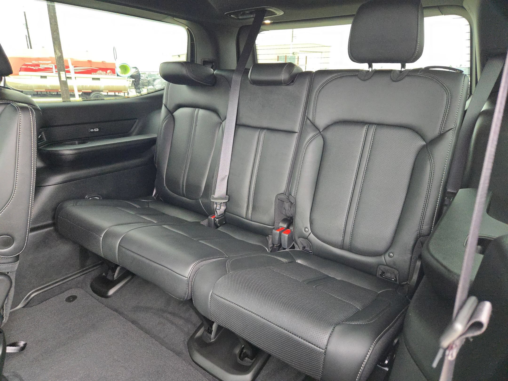 Used 2025 Jeep Wagoneer Series II AWD/4WD image 24