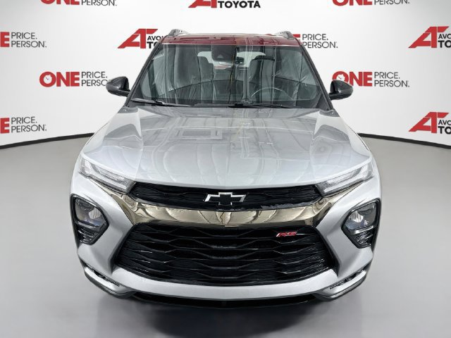 Used 2023 Chevrolet TrailBlazer RS w/ Sun and Liftgate Package FWD image 2