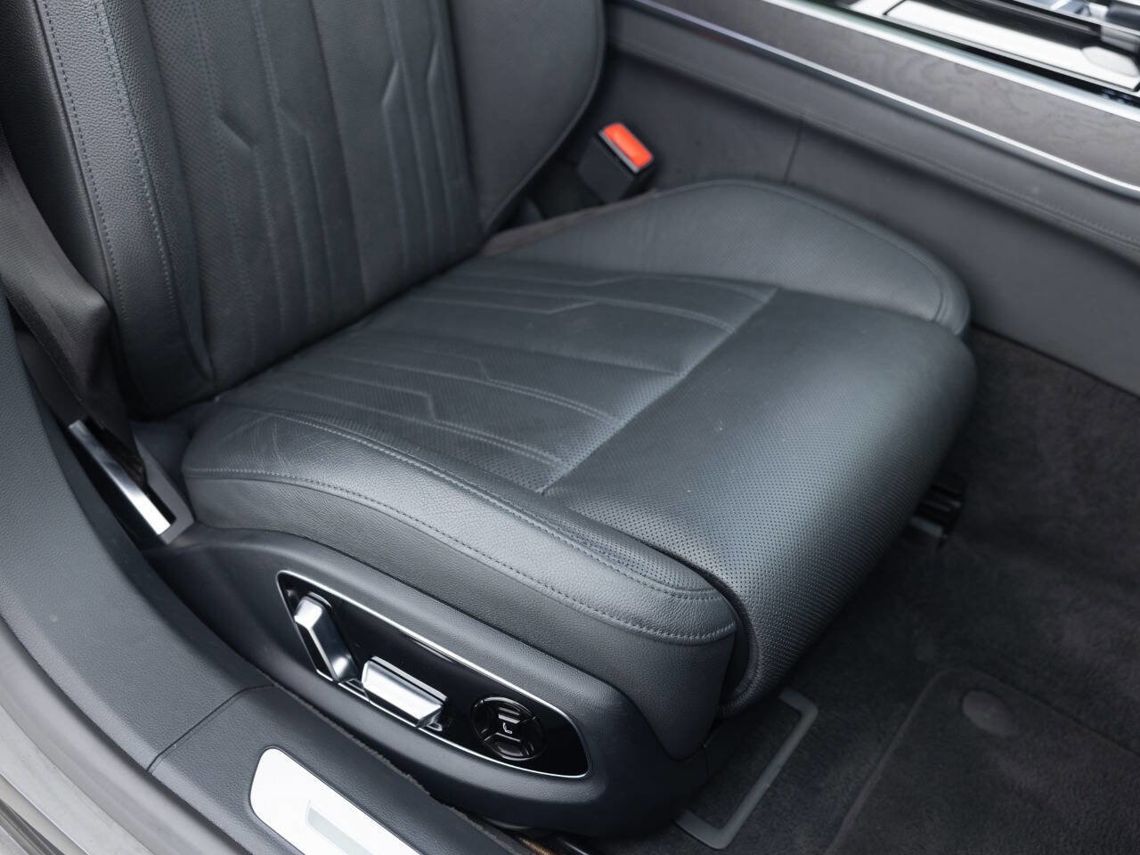 Used 2020 Audi A8 L 4.0T w/ Executive Package image 27