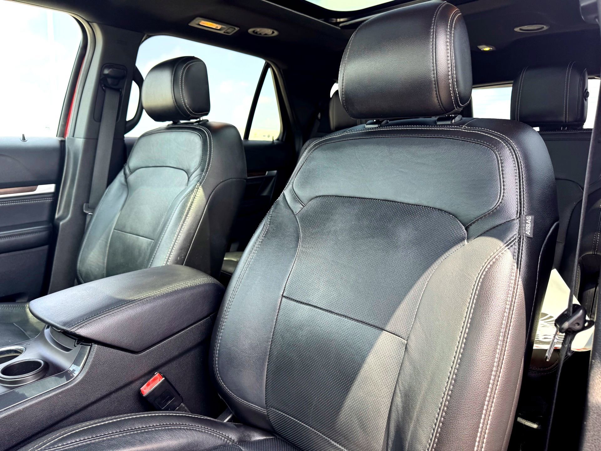 Used 2017 Ford Explorer Limited w/ Equipment Group 301A FWD image 14