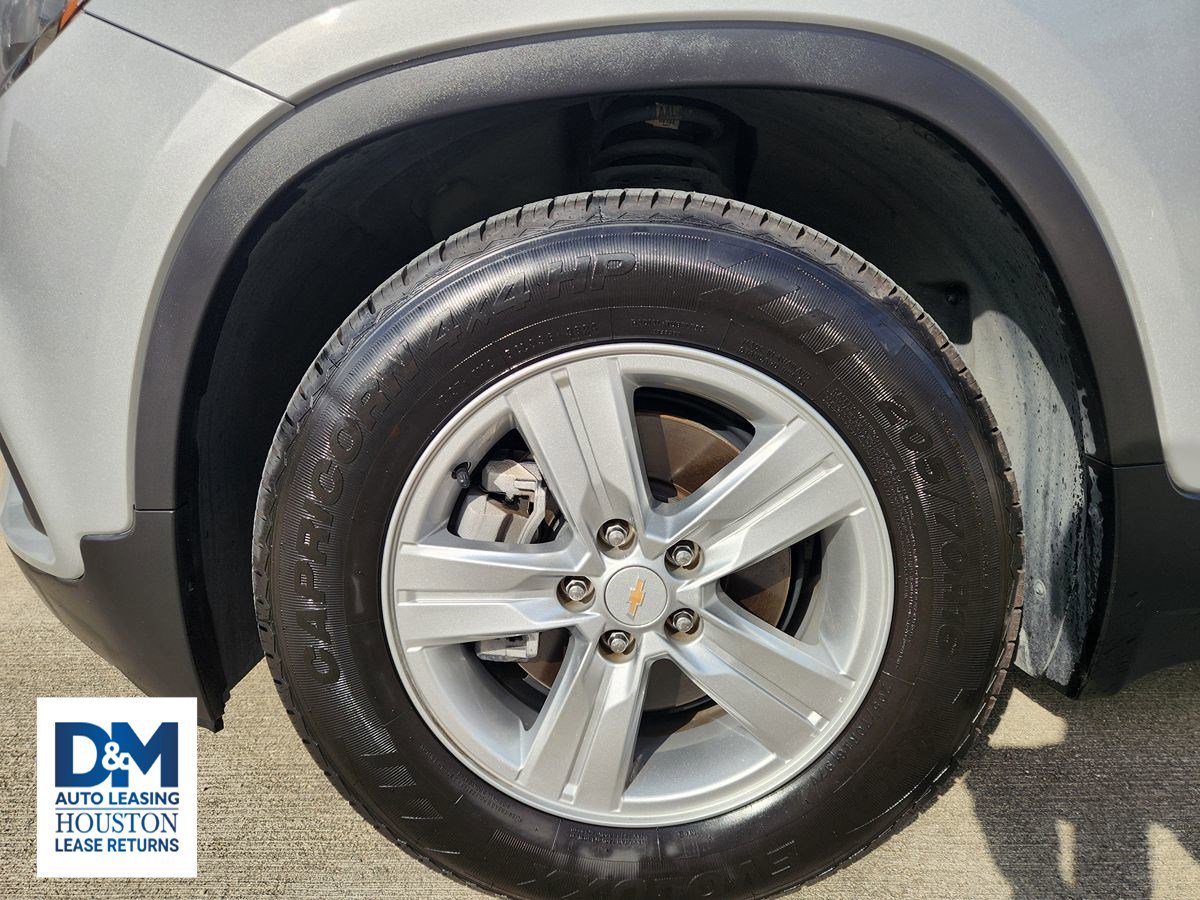 Used 2022 Chevrolet Trax LS w/ Tint and Cruise Package image 17