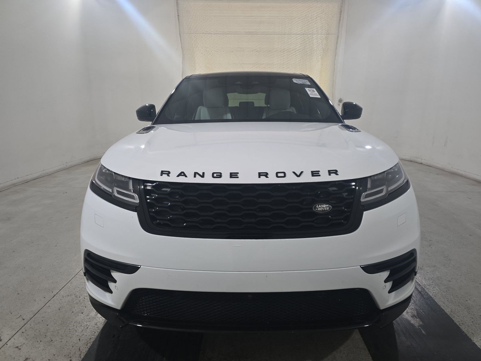 Used 2021 Land Rover Range Rover Velar R-Dynamic S image 2