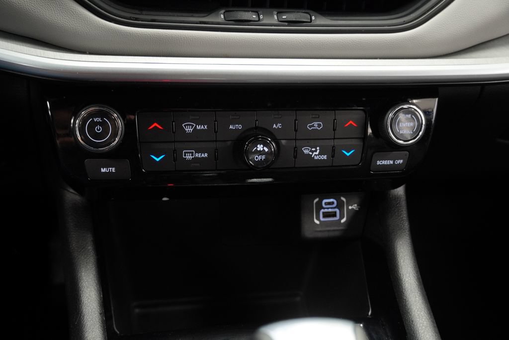 Certified 2026 Jeep Compass Limited AWD/4WD image 34