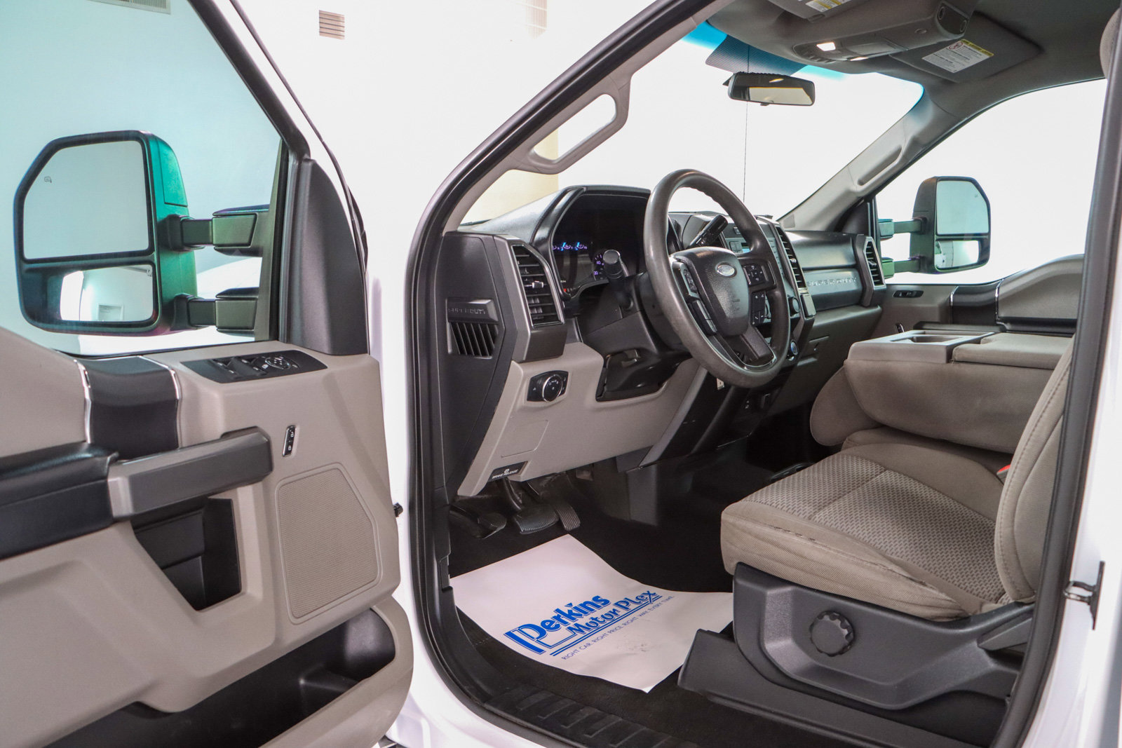 Used 2019 Ford F250 XLT w/ FX4 Off-Road Package image 3