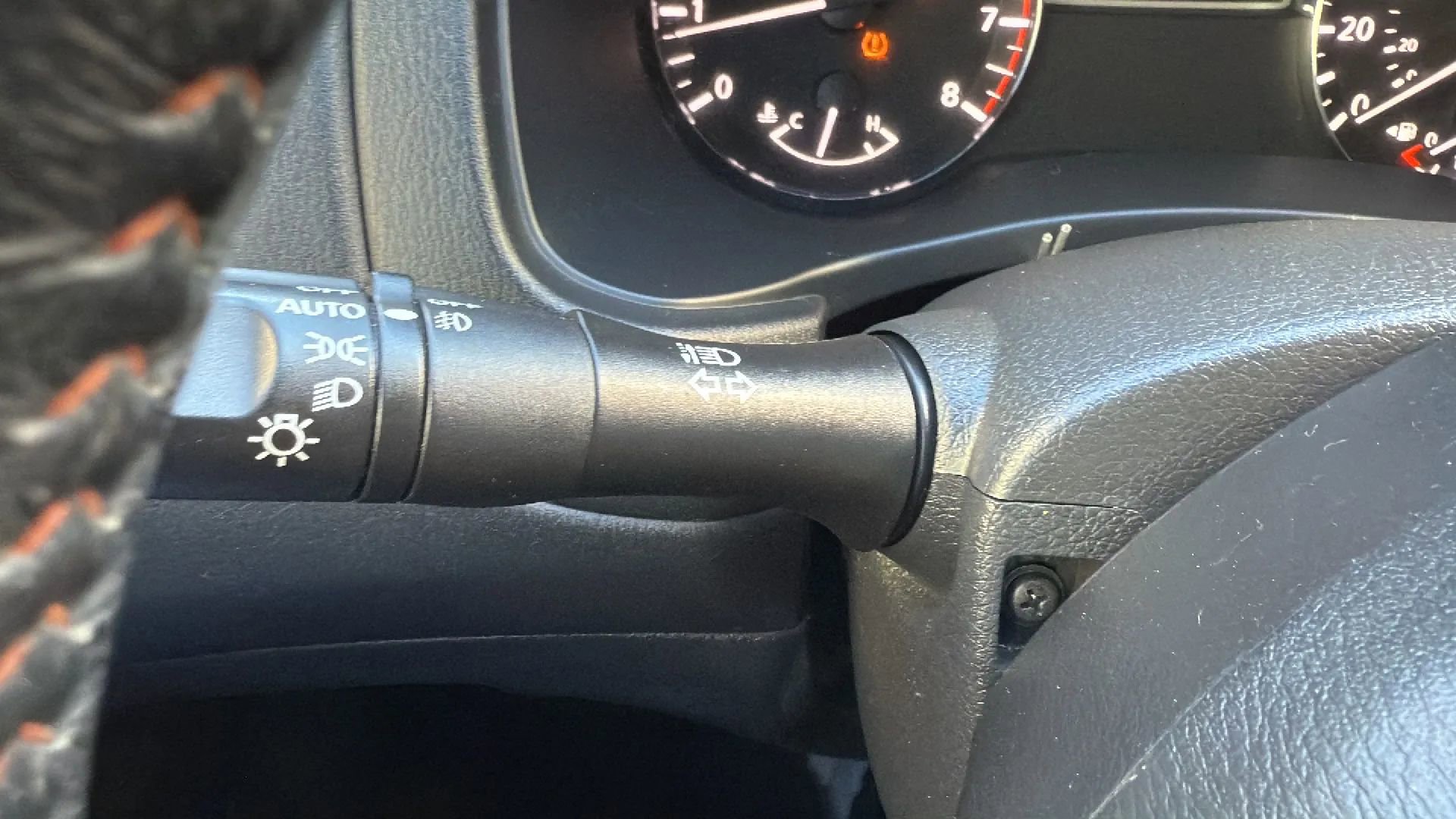Used 2020 Nissan Pathfinder SL AWD/4WD image 14