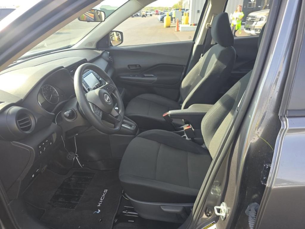 Used 2024 Nissan Kicks S image 8
