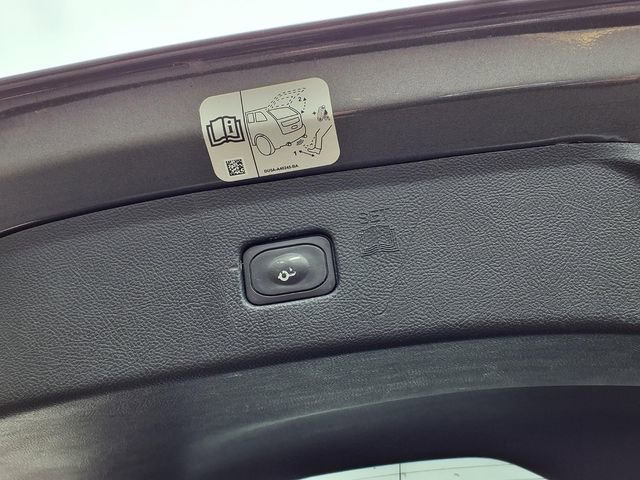 Used 2020 Ford Edge Titanium image 22