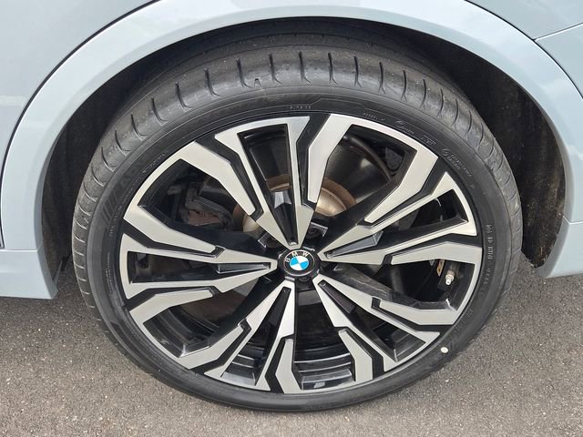 Certified 2024 BMW X7 M60i w/ M Sport Professional Package AWD/4WD image 10