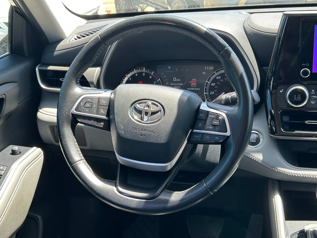 Used 2023 Toyota Highlander XLE FWD image 43