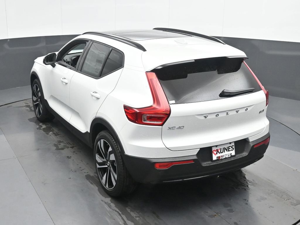 New 2026 Volvo XC40 B5 Ultra w/ Climate Package image 38