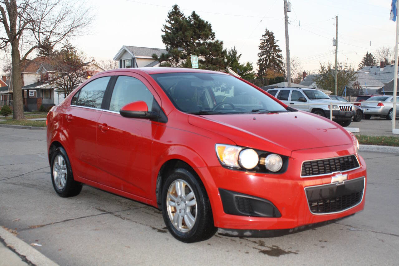 Used 2013 Chevrolet Sonic LT image 4