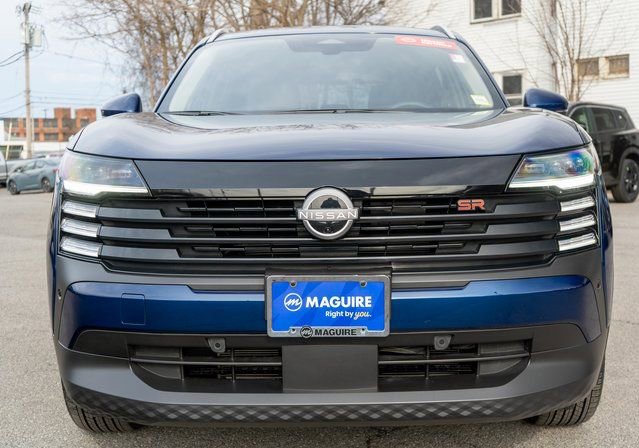 Certified 2025 Nissan Kicks SR image 3