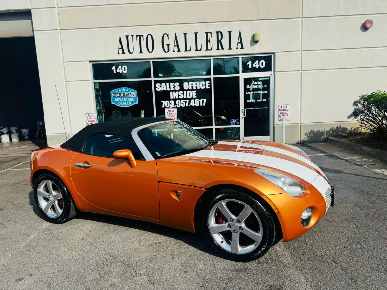 Used 2006 Pontiac Solstice Convertible w/ Premium Package RWD image 17