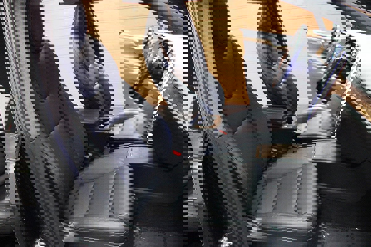 Used 2020 Tesla Model X image 23