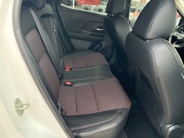 Used 2025 Nissan Kicks SR w/ Illumination Package FWD image 9
