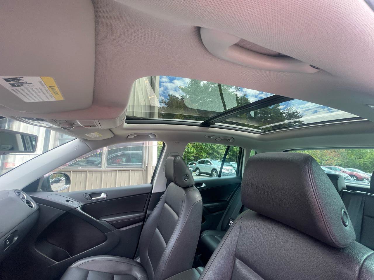 Used 2016 Volkswagen Tiguan SE image 17