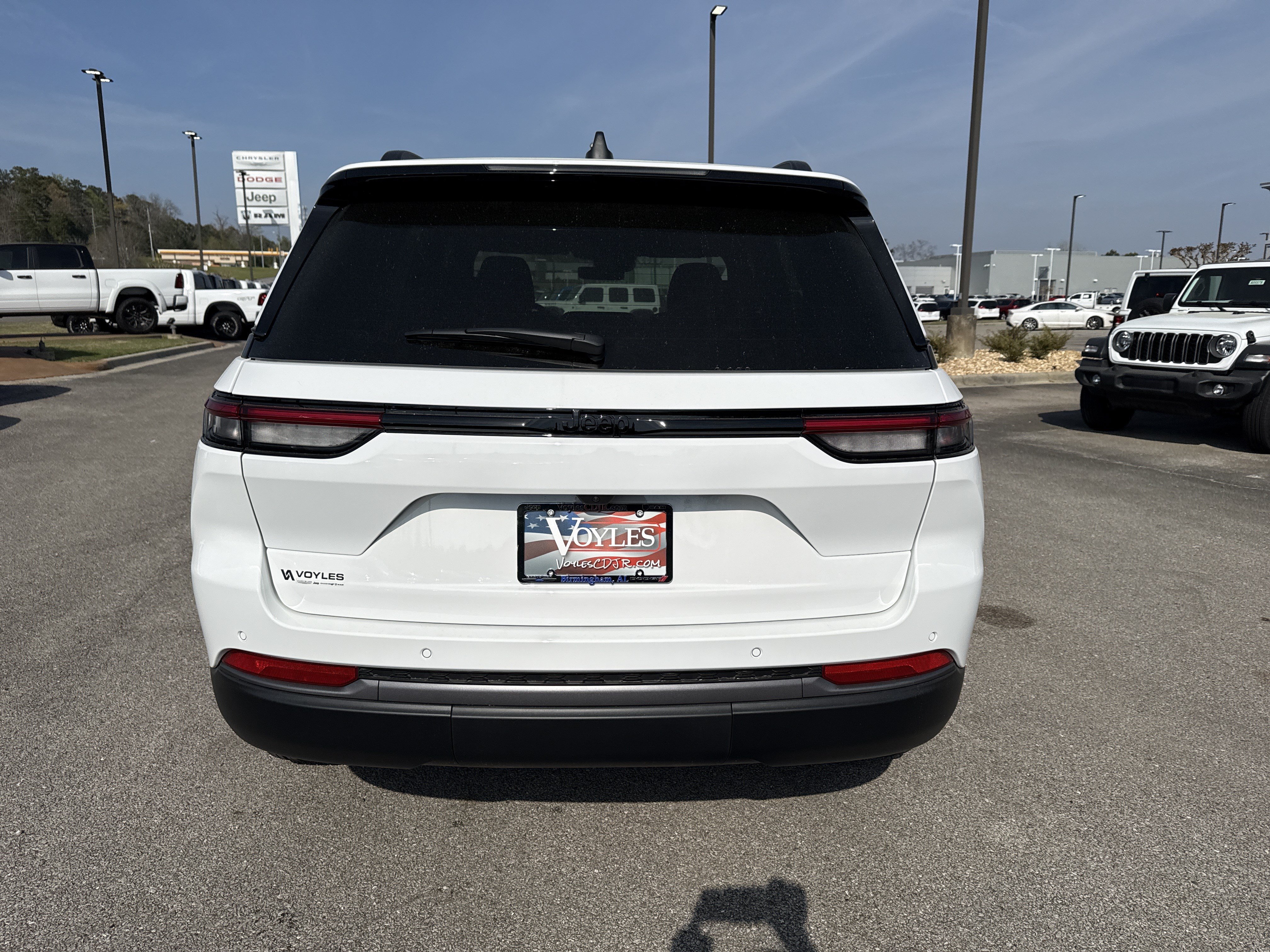 New 2026 Jeep Grand Cherokee Altitude RWD image 6