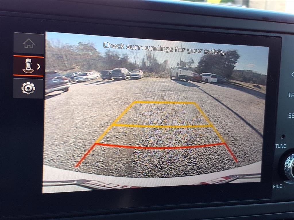 Used 2024 Kia Carnival LX image 19