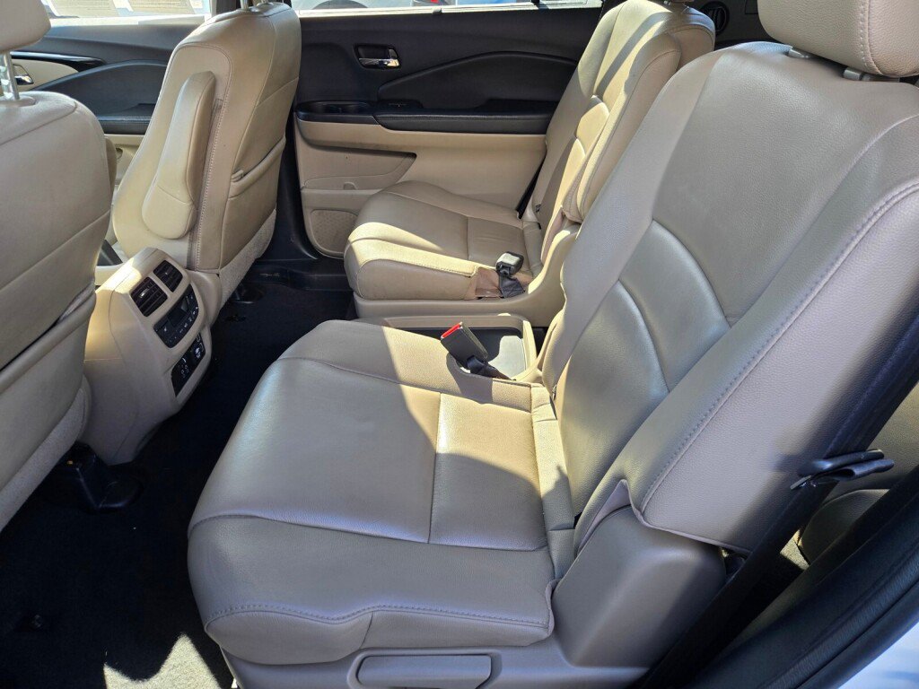 Certified 2022 Honda Pilot Touring image 14