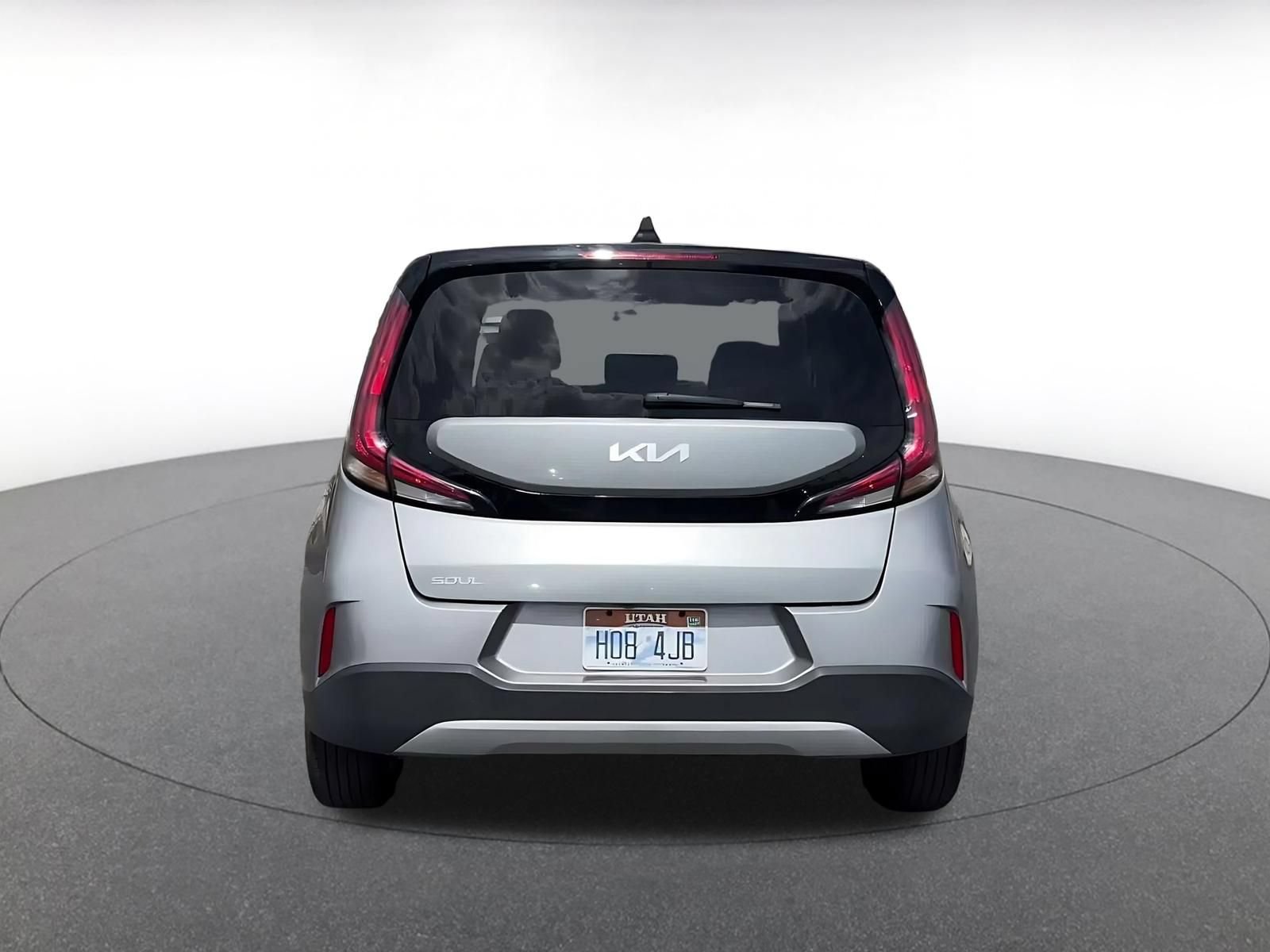 Used 2025 Kia Soul LX w/ LX Technology Package FWD image 12