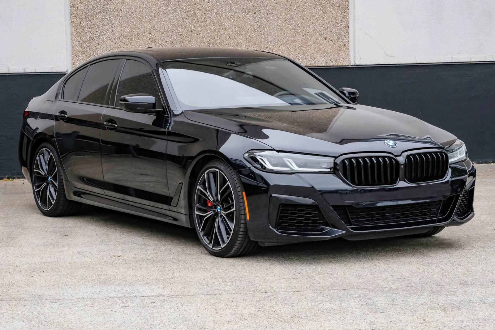 Used 2023 BMW M550i xDrive w/ Executive Package AWD/4WD image 8