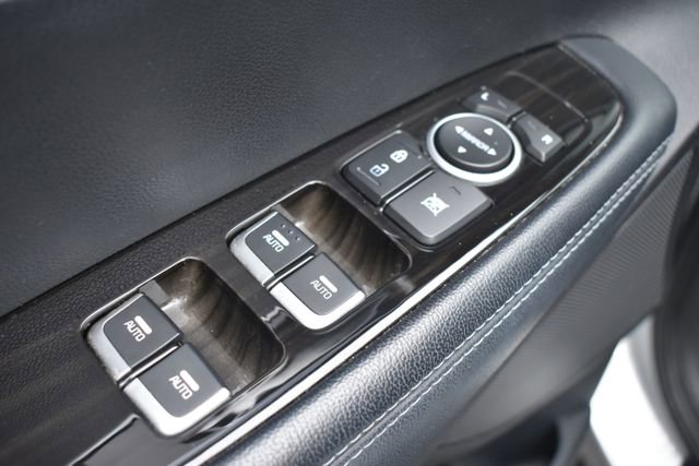 Used 2019 Kia Sorento LX image 17