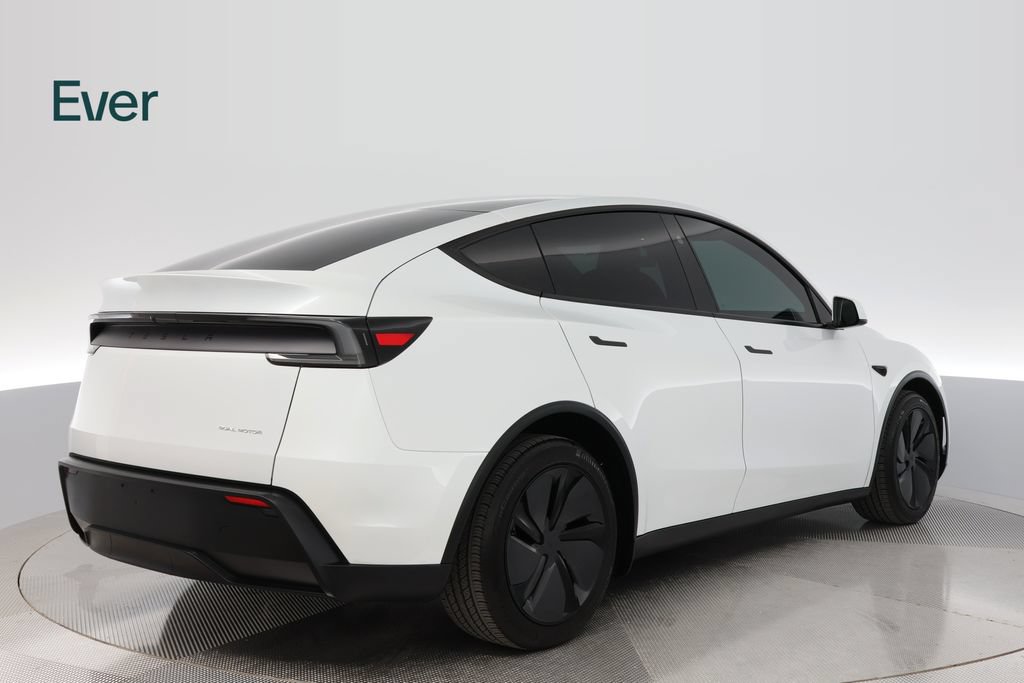 Used 2026 Tesla Model Y AWD image 3