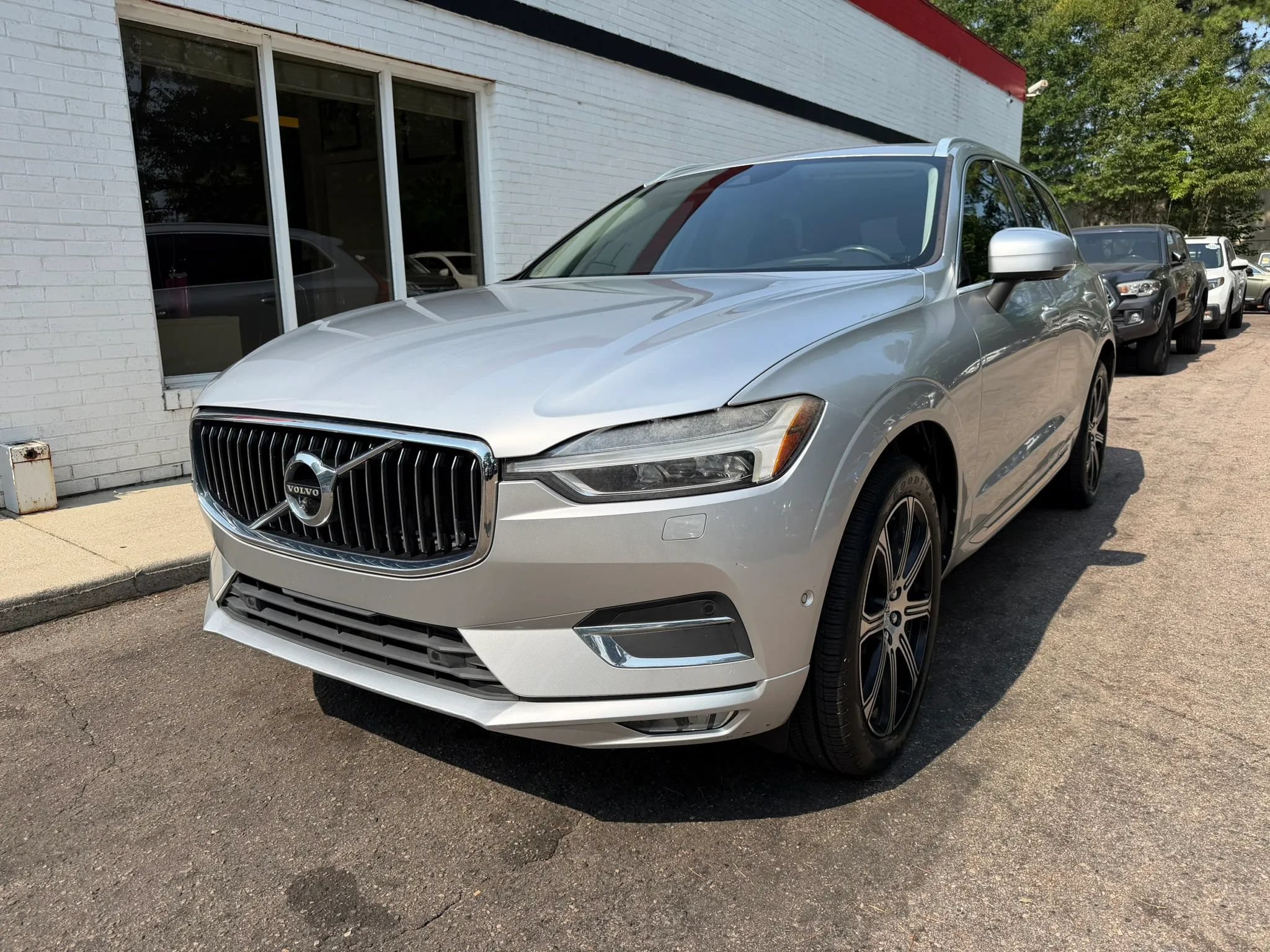 Used 2019 Volvo XC60 T5 Inscription w/ Protection Package Premier FWD image 2