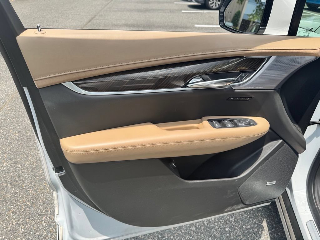 Used 2024 Cadillac XT6 Premium Luxury w/ Platinum Package FWD image 16