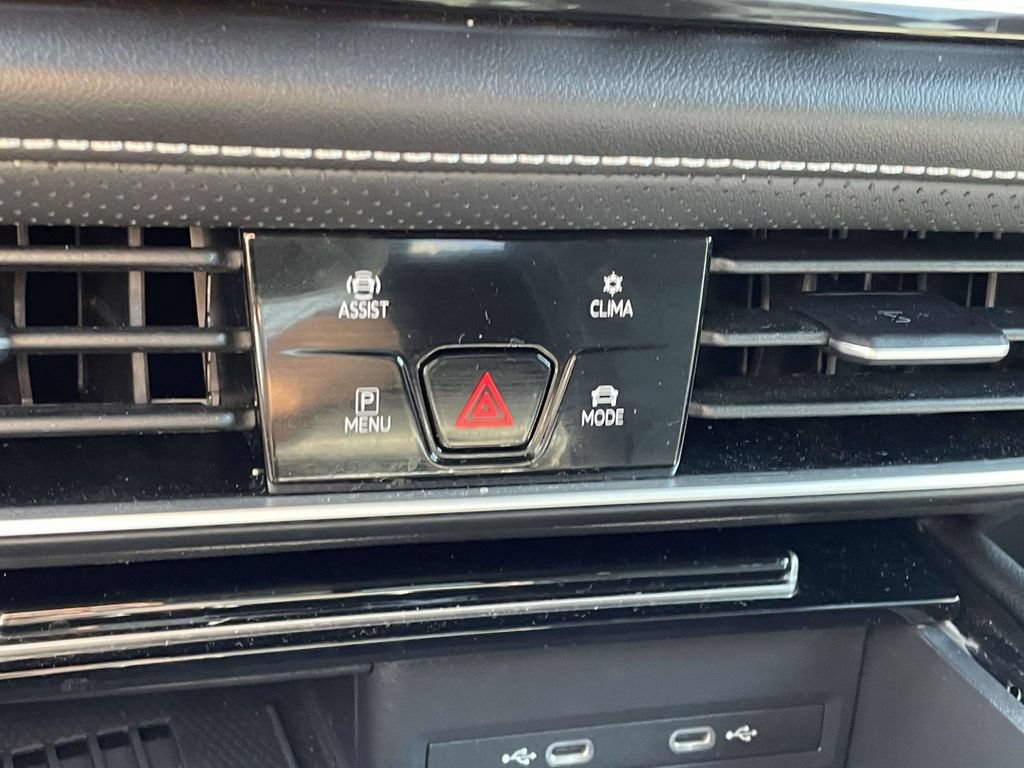 Used 2025 Volkswagen Atlas Cross Sport SE FWD image 35