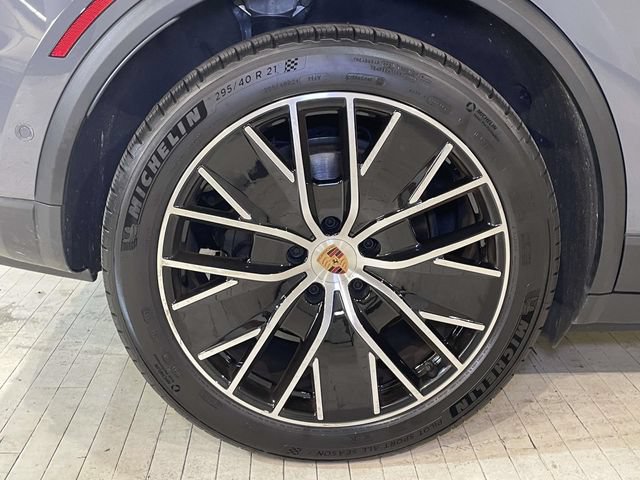Certified 2026 Porsche Macan 4 Electric AWD/4WD image 12