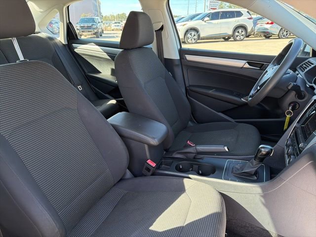 Used 2016 Volkswagen Passat 1.8T S image 15