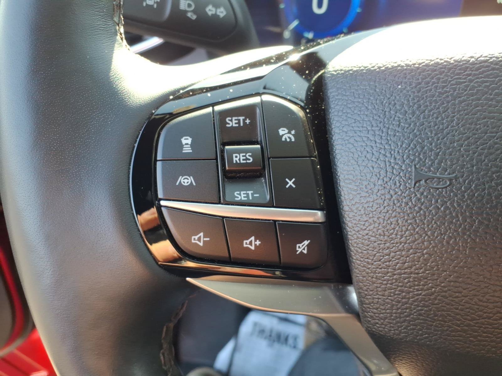 Used 2022 Ford Explorer Platinum w/ Equipment Group 601A AWD/4WD image 16