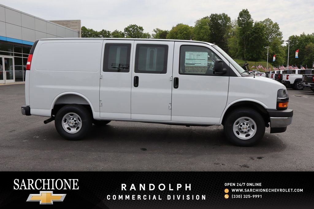 New 2025 Chevrolet Express 3500 w/ Chrome Appearance Package