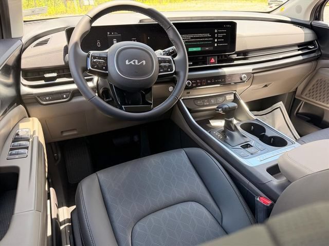 New 2026 Kia Carnival FWD image 7